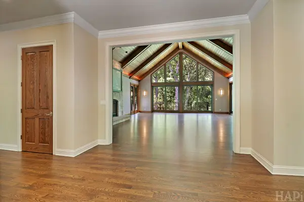 8806 WHISPERING PINES TRL, Woodstock, IL 60098