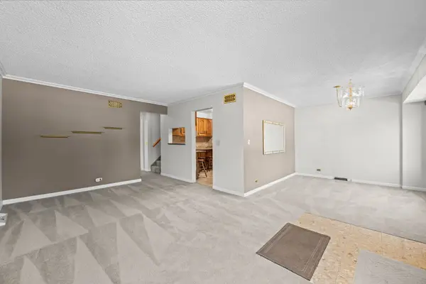 7419 W Howard ST, Chicago, IL 60631