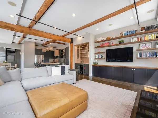 1101 W Armitage AVE #205, Chicago, IL 60614