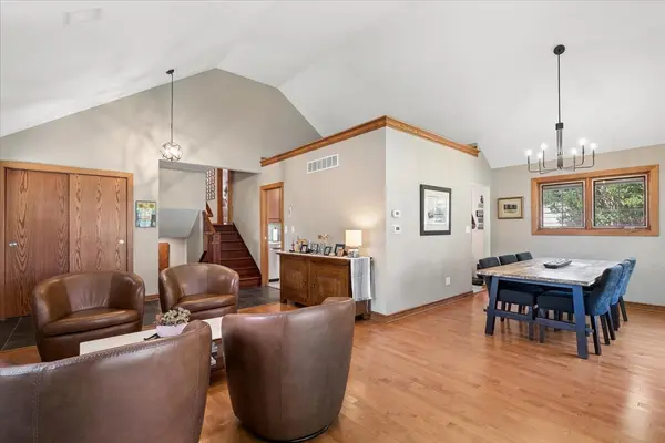 411 Drake ST, Libertyville, IL 60048