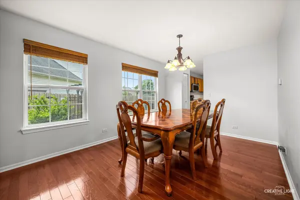 23 Cedar CT, South Elgin, IL 60177