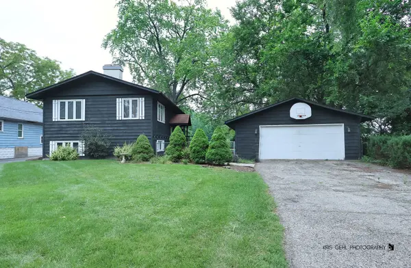 25 N Channel DR, Round Lake Beach, IL 60073
