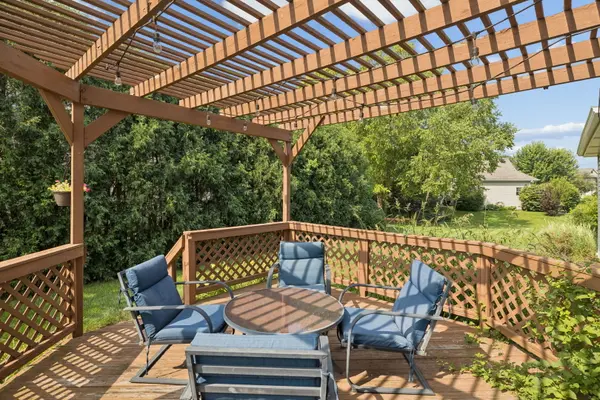 756 Pembridge PL, Sugar Grove, IL 60554
