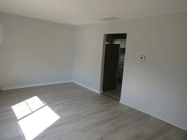 1613 Juneway TER, Round Lake Beach, IL 60073