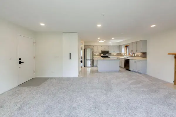 1209 E Davis ST E #3, Arlington Heights, IL 60005