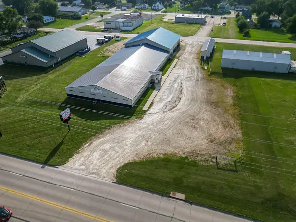 829 SE 1st AVE, Oelwein, IA 50662