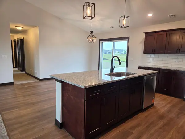 1088 Cullen ST, Saint Peter, MN 56082