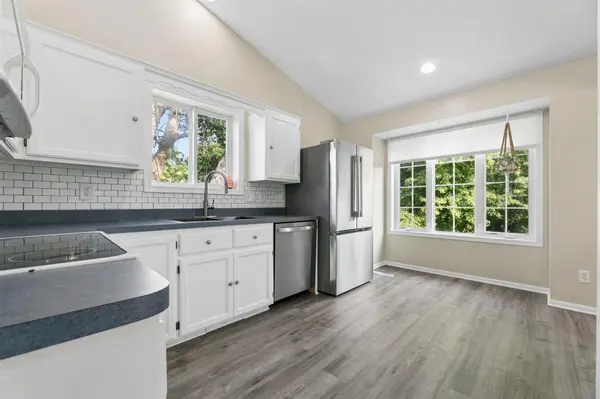 202 Crystal LN, Montrose, MN 55363