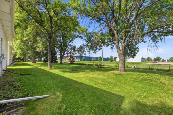 914-916 32nd ST N, Fargo, ND 58102
