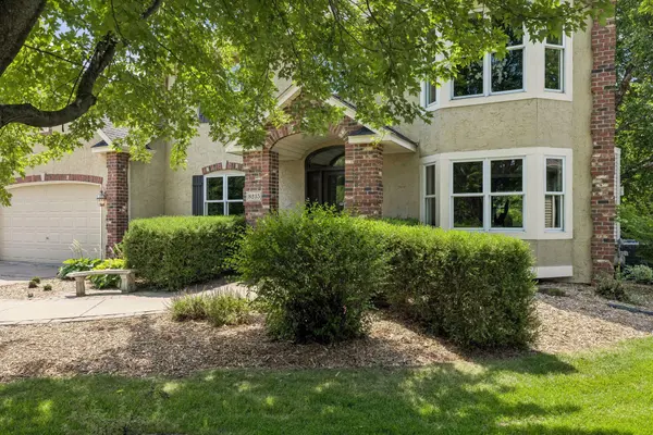 8235 Enclave CV, Woodbury, MN 55125