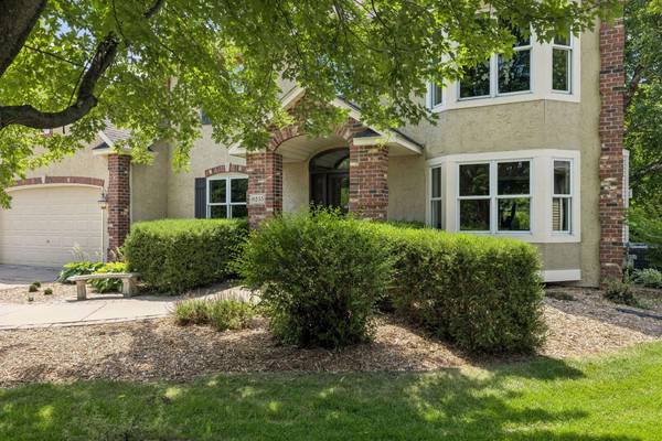 8235 Enclave CV, Woodbury, MN 55125