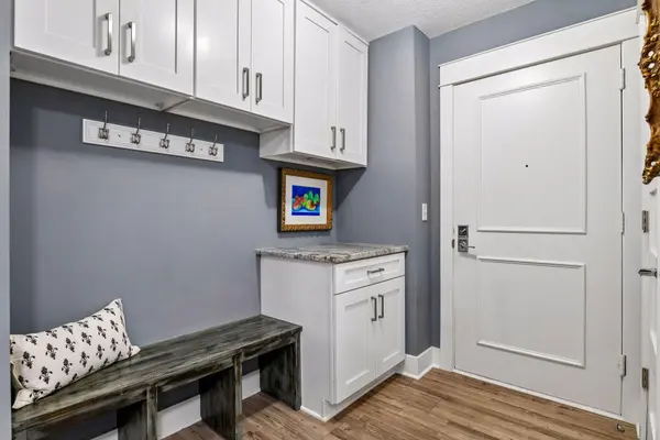 10411 Cedar Lake RD #217, Minnetonka, MN 55305
