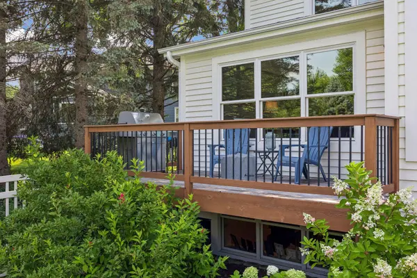 210 Piedmont CT, Chanhassen, MN 55317