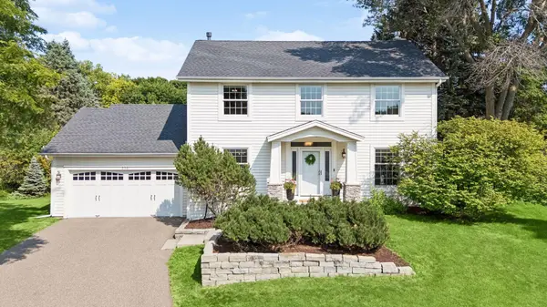 210 Piedmont CT, Chanhassen, MN 55317
