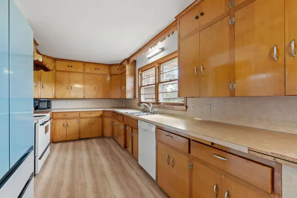7848 Wyoming TRL, Chisago City, MN 55013