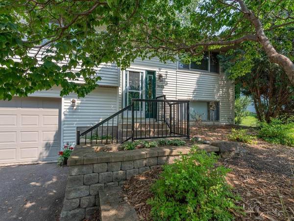 3615 Westmark DR, Minnetonka, MN 55345