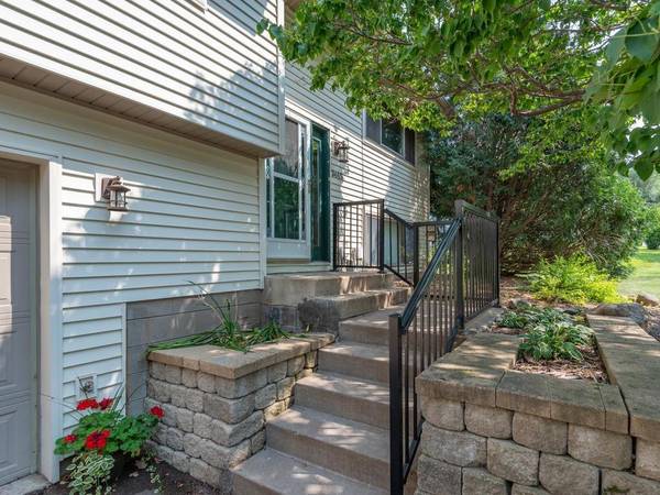 3615 Westmark DR, Minnetonka, MN 55345