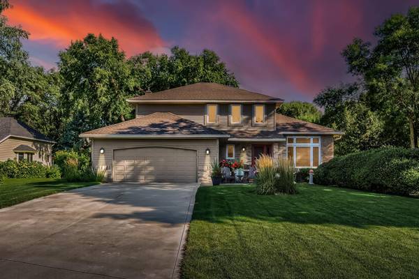 2277 Moreland CT E, Maplewood, MN 55119