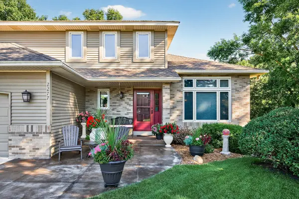 2277 Moreland CT E, Maplewood, MN 55119