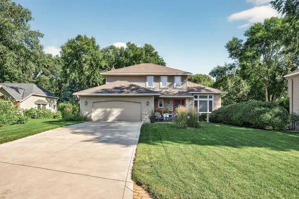 2277 Moreland CT E, Maplewood, MN 55119
