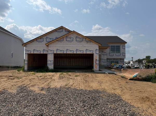 1923 Pierce ST S, Cambridge, MN 55008
