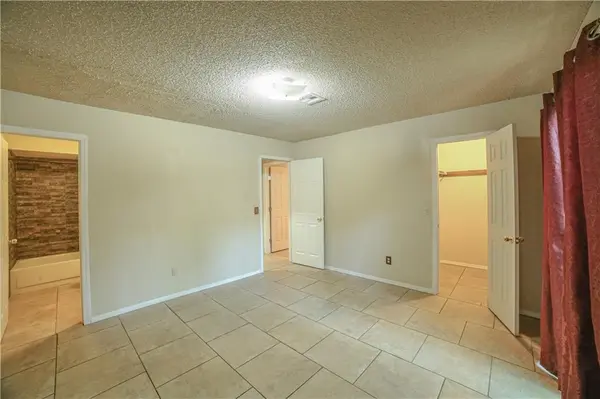 8805 Saint George WAY, Oklahoma City, OK 73110