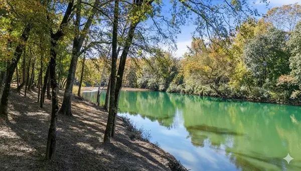 871 Riverview RD, Smithville, OK 74957