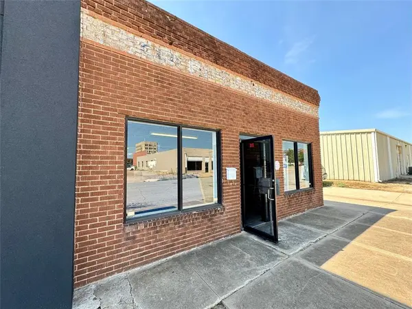 215 Kansas AVE, Chickasha, OK 73018