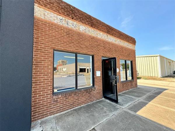 215 Kansas AVE, Chickasha, OK 73018