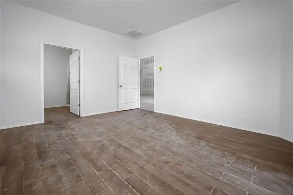 236 Chisholm Trail WAY #302, Mustang, OK 73064