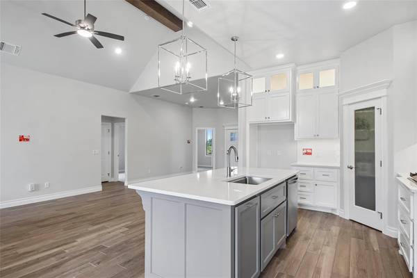 10309 SW 56th ST, Mustang, OK 73064