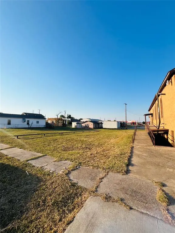 104 W Walnut AVE, Seminole, OK 74868