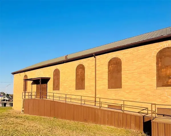 104 W Walnut AVE, Seminole, OK 74868