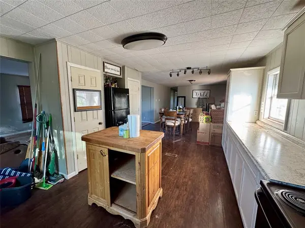 406 E 10 ST, Leedey, OK 73654