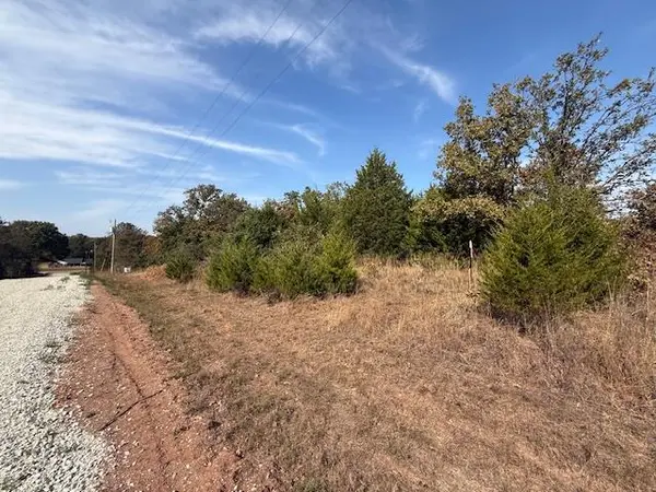11 West ST, Noble, OK 73068