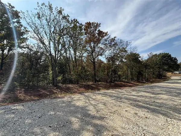 21 West ST, Noble, OK 73068
