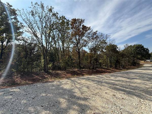 21 West ST, Noble, OK 73068