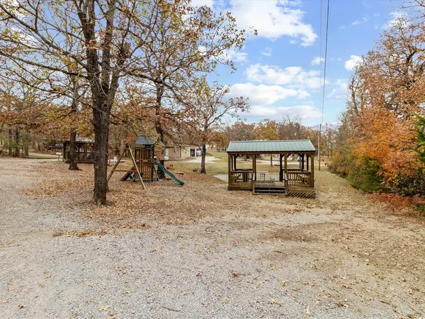 2131 Sioux DR, Sulphur, OK 73086