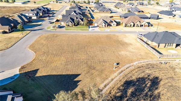 2000 Clubhouse DR, Weatherford, OK 73096