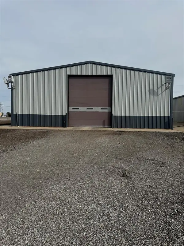 207 Loomis RD, Weatherford, OK 73096