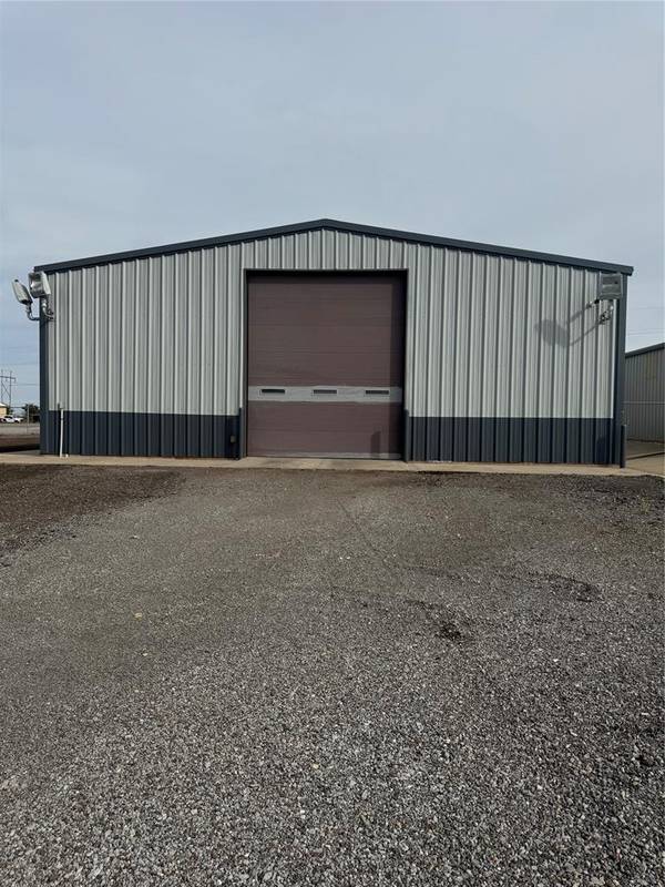 207 Loomis RD, Weatherford, OK 73096