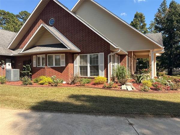 302 W Airport RD, Broken Bow, OK 74728