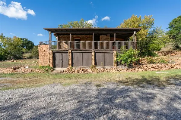 117 S Park Way DR, Medicine Park, OK 73557