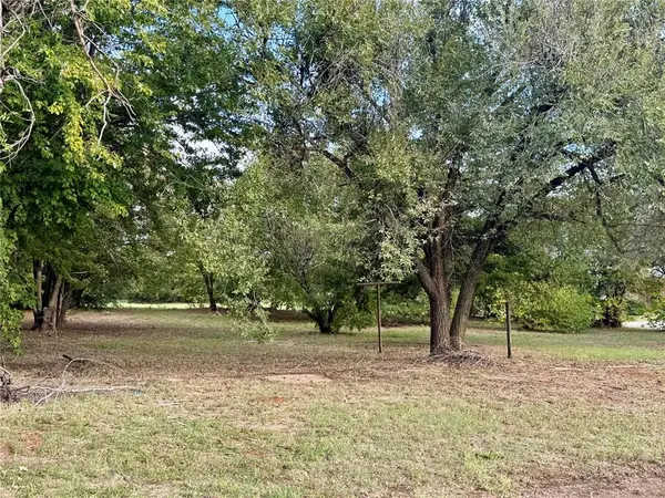 502 N 3rd ST, Chickasha, OK 73018