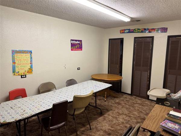 715 E Oklahoma ST, Carnegie, OK 73015