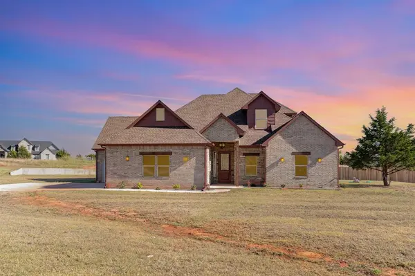 8335 Elk VLY, Guthrie, OK 73044