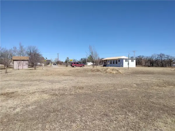 151 S Peebly RD, Choctaw, OK 73020