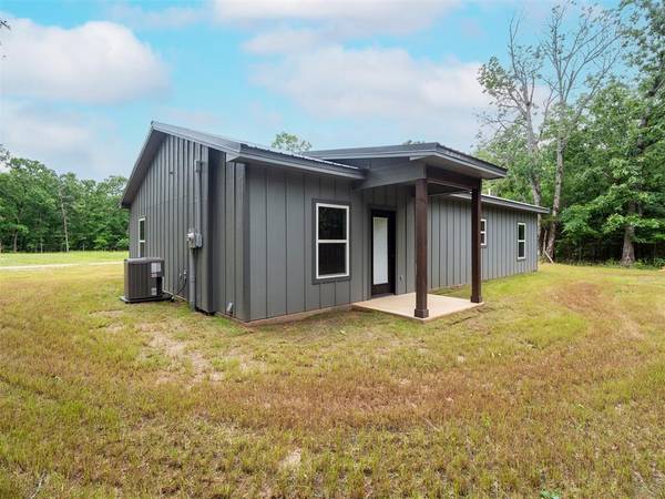 916 E Copperhead RD, Sawyer, OK 74756