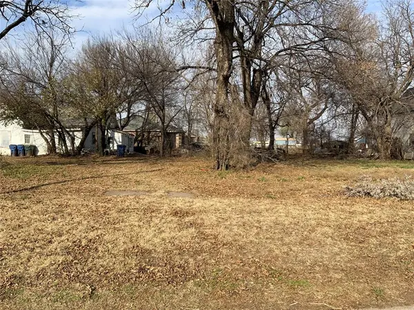 624 W Michigan AVE, Chickasha, OK 73018