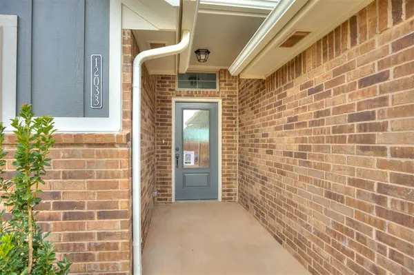 12033 NW 121st CIR, Yukon, OK 73099